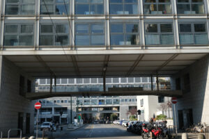 La Spezia architecture. Street crosses the Kennedy Center block. Stock photos. - MyVideoimage.com | Foto stock & Video footage