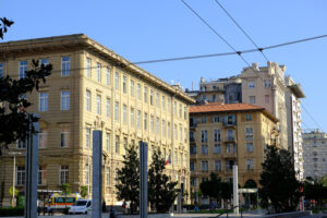 La Spezia building. Costa classical high school in La Spezia. Stock photos. - MyVideoimage.com | Foto stock & Video footage