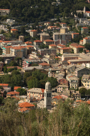 Levanto. The town of Levanto, near the Cinque Terre. Top view of the hill. - MyVideoimage.com | Foto stock & Video footage