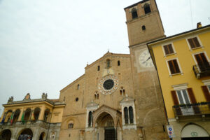 Lodi Cathedral. Cathedral of Lodi, façade in terracotta bricks. Stock photos. - MyVideoimage.com | Foto stock & Video footage