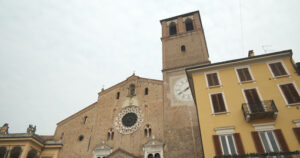 Lodi video. Cathedral of Lodi, façade in terracotta bricks. Video footage. - MyVideoimage.com | Foto stock & Video footage