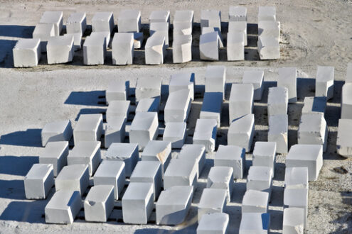 Marble blocks. Apuan Alps, Carrara. White Carrara marble blocks in a warehouse - MyVideoimage.com | Foto stock & Video footage