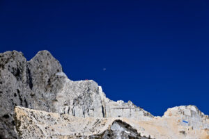 Marble quarries. Apuan Alps, Carrara. A quarry of marble - MyVideoimage.com | Foto stock & Video footage