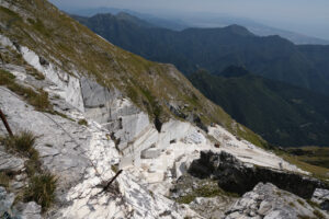 Marble quarries. White marble quarries on Monte Corchia. Stock photos. - MyVideoimage.com | Foto stock & Video footage