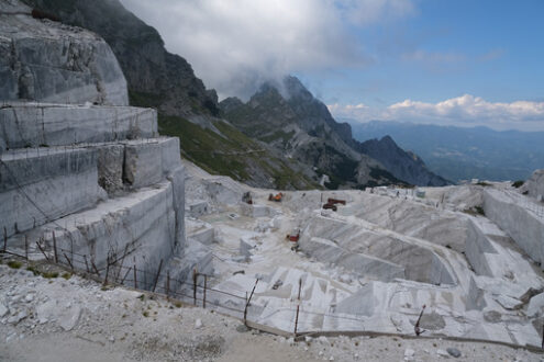 Marble quarries. White marble quarries on the Apuan Alps in Tuscany. Stock photos. - MyVideoimage.com | Foto stock & Video footage