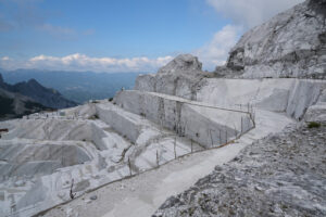 Marble quarry. White marble quarries on the Apuan Alps in Tuscany. Stock photos. - MyVideoimage.com | Foto stock & Video footage