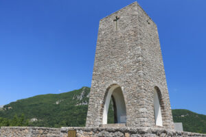 Massacro nazista. Di Sant’Anna. Ossuary monument of Sant’Anna di Stazzema. Memorial of the Nazi massacre of 12 August 1944. - MyVideoimage.com | Foto stock & Video footage