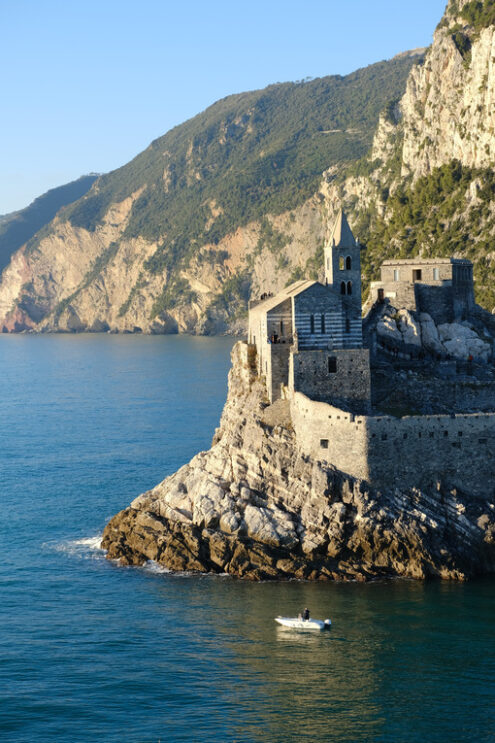 Medieval building on the sea. Church of San Pietro in Portovenere on the rocks overlooking the sea. - MyVideoimage.com | Foto stock & Video footage