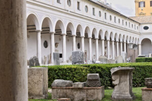 Michelangelo cloister, Rome. Michelangelo’s Cloister at the Baths of Diocletian. - MyVideoimage.com | Foto stock & Video footage