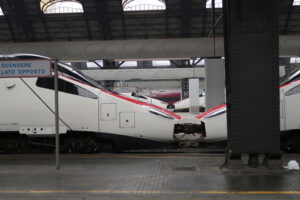 Milan, Central Station. High speed locomotives. - MyVideoimage.com