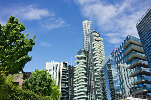 Milano grattacieli. Business district con grattacieli ed edifici vetrati. - MyVideoimage.com | Foto stock & Video footage