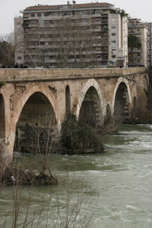 Milvio bridge. Ancient Roman bridge over the Tiber river in Rome. - MyVideoimage.com | Foto stock & Video footage