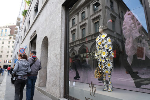 Moncler boutique Milano. Moncler boutique  with shop windows on Via Montenapoleone in Mil - MyVideoimage.com | Foto stock & Video footage