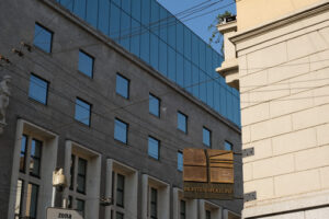 Montenapoleone Milan. Bronze plaque with logo of the main street of Milan of high fash - MyVideoimage.com | Foto stock & Video footage