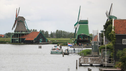 Mulini a vento. Windmills of Zaanse Schans, near Amsterdam. The structures were - MyVideoimage.com | Foto stock & Video footage