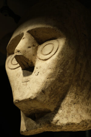 Mysterious face. Marble head with circular eyes. Stock photos. - MyVideoimage.com | Foto stock & Video footage