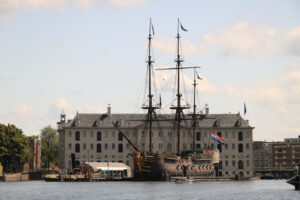 National Maritime Museum of Amsterdam and the sailing ship. Foto navi. Ships photo.