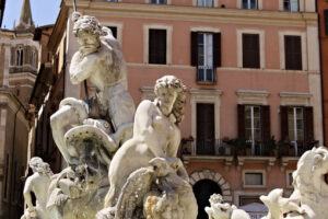 Neptune fountain in Piazza Navona, Rome. Sculpture of a woman - MyVideoimage.com | Foto stock & Video footage