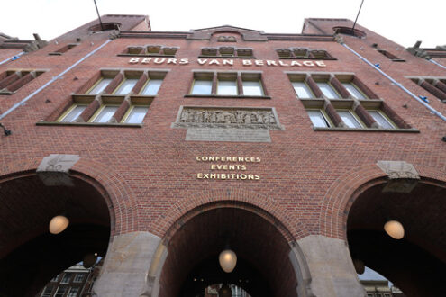 Old Amsterdam stock exchange. Building designed by the great Dutch architect. Beurs van Berlag - MyVideoimage.com | Foto stock & Video footage