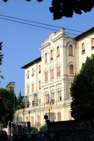 Ospedale La Spezia. Civic hospital of La Spezia in the city center.  Foto stock royalty free. - MyVideoimage.com | Foto stock & Video footage