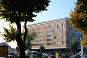 Palazzo di giustizia di La Spezia. Palace of Justice, seat of the court. Foto stock royalty free. - MyVideoimage.com | Foto stock & Video footage