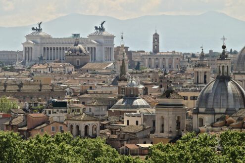 Panorama di Roma con l’Altare della Patria. Panorama of Rome with the Altar of the Fatherland. - MyVideoimage.com | Foto stock & Video footage