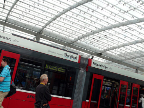 Passenger at the tram station. Foto Stazione Tram photo