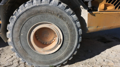 Pneumatic. Large preumatic. A dumper truck used in a Carrara marble quarry. - MyVideoimage.com | Foto stock & Video footage