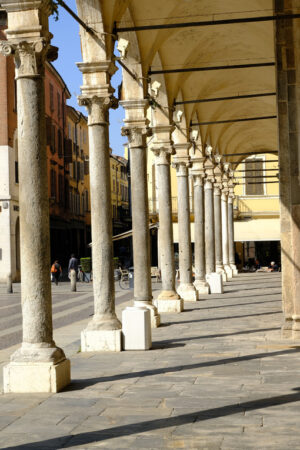 Porch with ancient stone columns. - MyVideoimage.com | Foto stock & Video footage