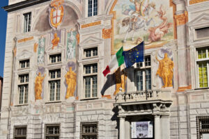 Port Autority Genova. Genoa, Italy. 04/05/2019. Palace of San Giorgio - MyVideoimage.com | Foto stock & Video footage