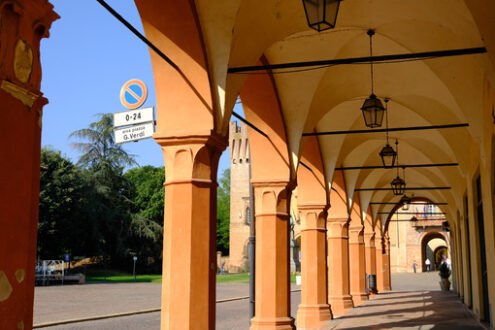 Portico a Busseto. Portico with arches in Busseto (Emilia Romagna). Stock photos. - MyVideoimage.com | Foto stock & Video footage