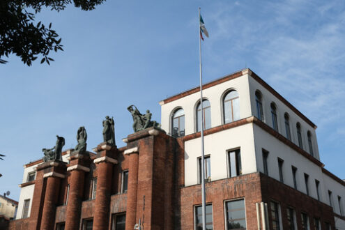 Post office Varese. Palazzo delle Poste, designed by the architect Angiolo Mazzoni. - MyVideoimage.com | Foto stock & Video footage