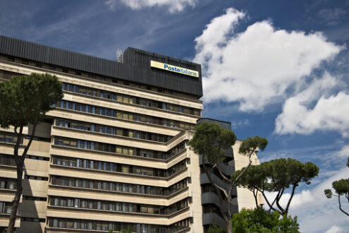 Poste Italiane, sede di Roma. Palazzo delle Poste nel quartiere Eur. - MyVideoimage.com | Foto stock & Video footage