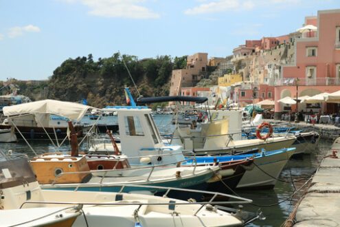 Procida Corricella. Boats anchored in the port of Corricella on the Island of Procid - MyVideoimage.com | Foto stock & Video footage