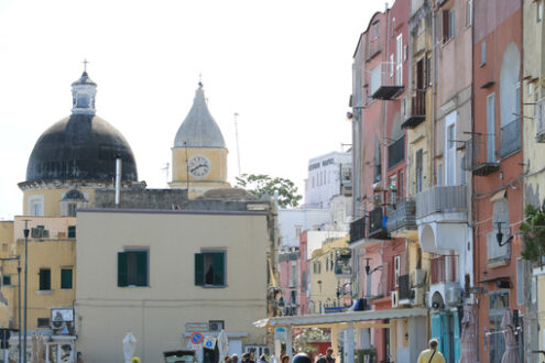 Procida Napoli. Village of Procida, Mediterranean Sea, near Naples. The characteristic houses with colored facades. - MyVideoimage.com | Foto stock & Video footage