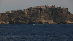 Procida island from the sea. The island of Procida seen from the sea. The village of Corricel - MyVideoimage.com | Foto stock & Video footage