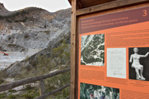 Roman quarry. Apuan Alps, Carrara. Ancient quarry of white marble from the Roman period - MyVideoimage.com | Foto stock & Video footage