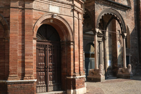 Romanesque brick church. - MyVideoimage.com | Foto stock & Video footage