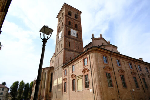 Romanesque tower. Romanesque bell tower in red brick. Stock photos. - MyVideoimage.com | Foto stock & Video footage