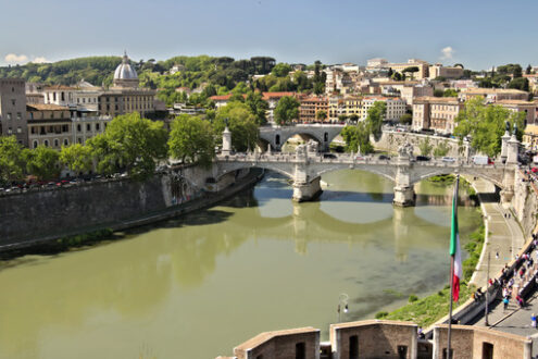 Rome bridge. Ponte Vittorio Emanuele and the Tiber River. - MyVideoimage.com | Foto stock & Video footage