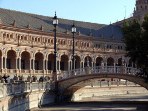 Royal Palace Square. Bridge. Foto Siviglia.