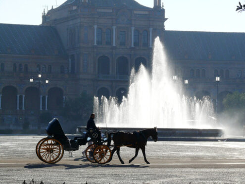 Royal Palace Square. Fountain. Foto Siviglia.