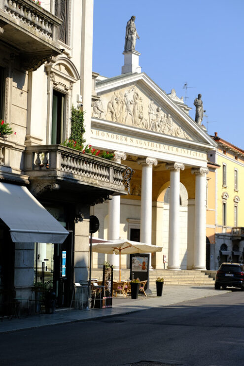 S. Agata Cremona. Neoclassical temple facade with marble columns. Foto stock royalty free. - MyVideoimage.com | Foto stock & Video footage