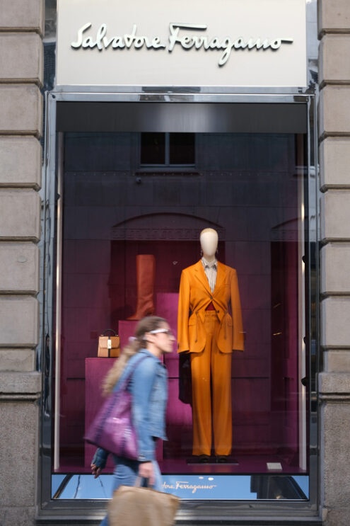 Salvatore Ferragamo boutique, Milan. Showcase of the Salvatore Ferragamo high fashion store in Via Montenapoleone. Milano foto. - MyVideoimage.com | Foto stock & Video footage