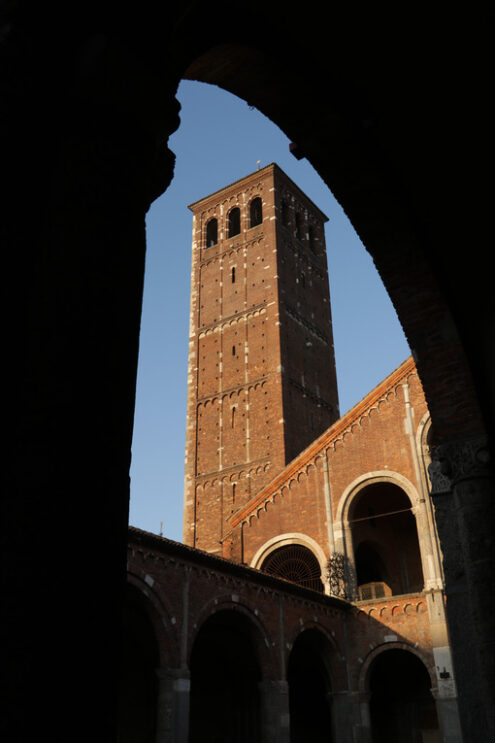 Sant’Ambrogio Milano. Facciata della Chiesa. Detail of the facade of the church of Sant’Ambrogio in Milan built with red bricks. Milano foto - MyVideoimage.com | Foto stock & Video footage