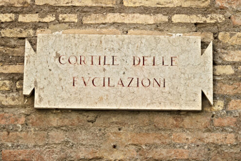 Sant’Angelo Castle, Rome Plaque with the inscription Courtyard of the shootings. - MyVideoimage.com | Foto stock & Video footage