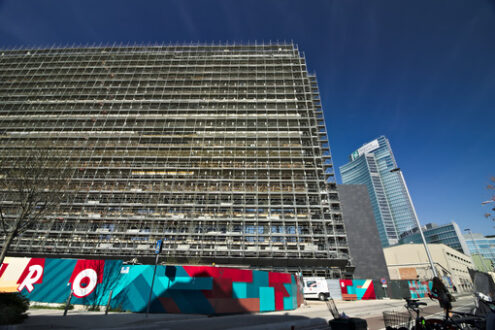 Scaffolding. Construction site for the construction of a modern building. Cantieri edili. - MyVideoimage.com | Foto stock & Video footage