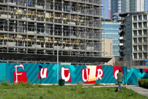 Scaffolding. Milan. Construction site for the construction of a modern building. - MyVideoimage.com | Foto stock & Video footage