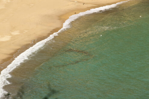 Sea waves break on the beach. - MyVideoimage.com