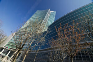 Sede Regione Lombardia, Milano. Building headquarters of the Lombardy Region built with glass facade. - MyVideoimage.com | Foto stock & Video footage